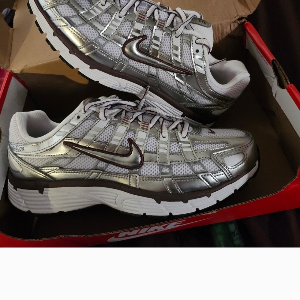 Nike Metallic Silver and White Running Shoes P6000